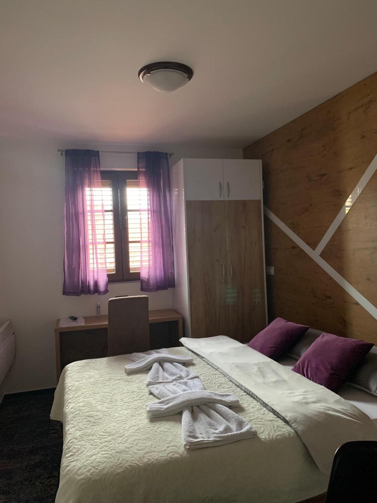 Tilia Hotel Cetinje Quarto foto