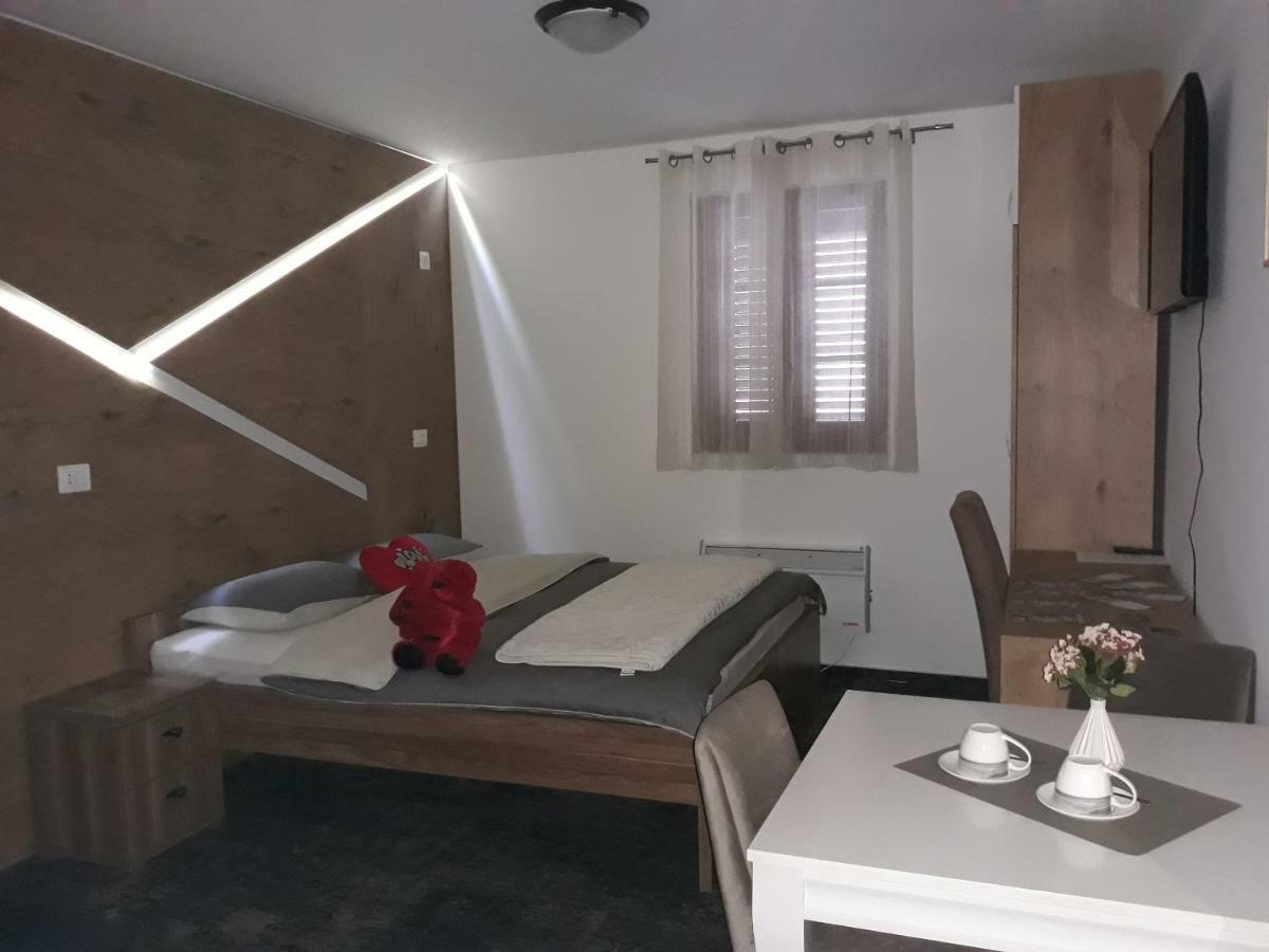 Tilia Hotel Cetinje Exterior foto